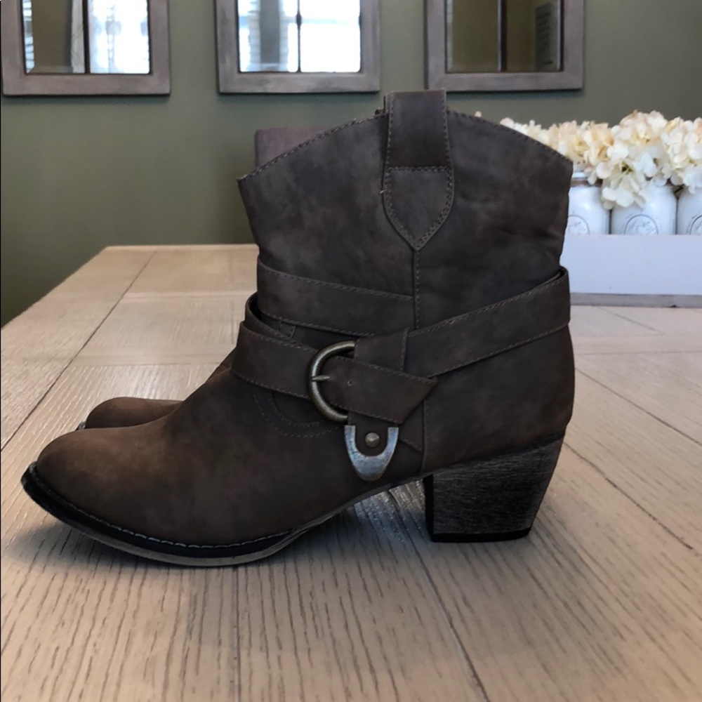 NWT Booties